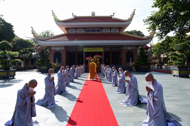 Lễ truyền giới Sa di Phương Trượng